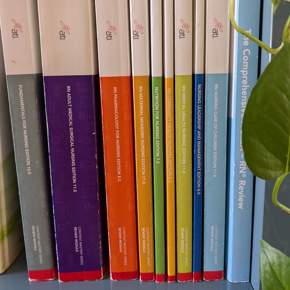 ATI Nursing School Set + NCLEX review - Picture 1 of 5
